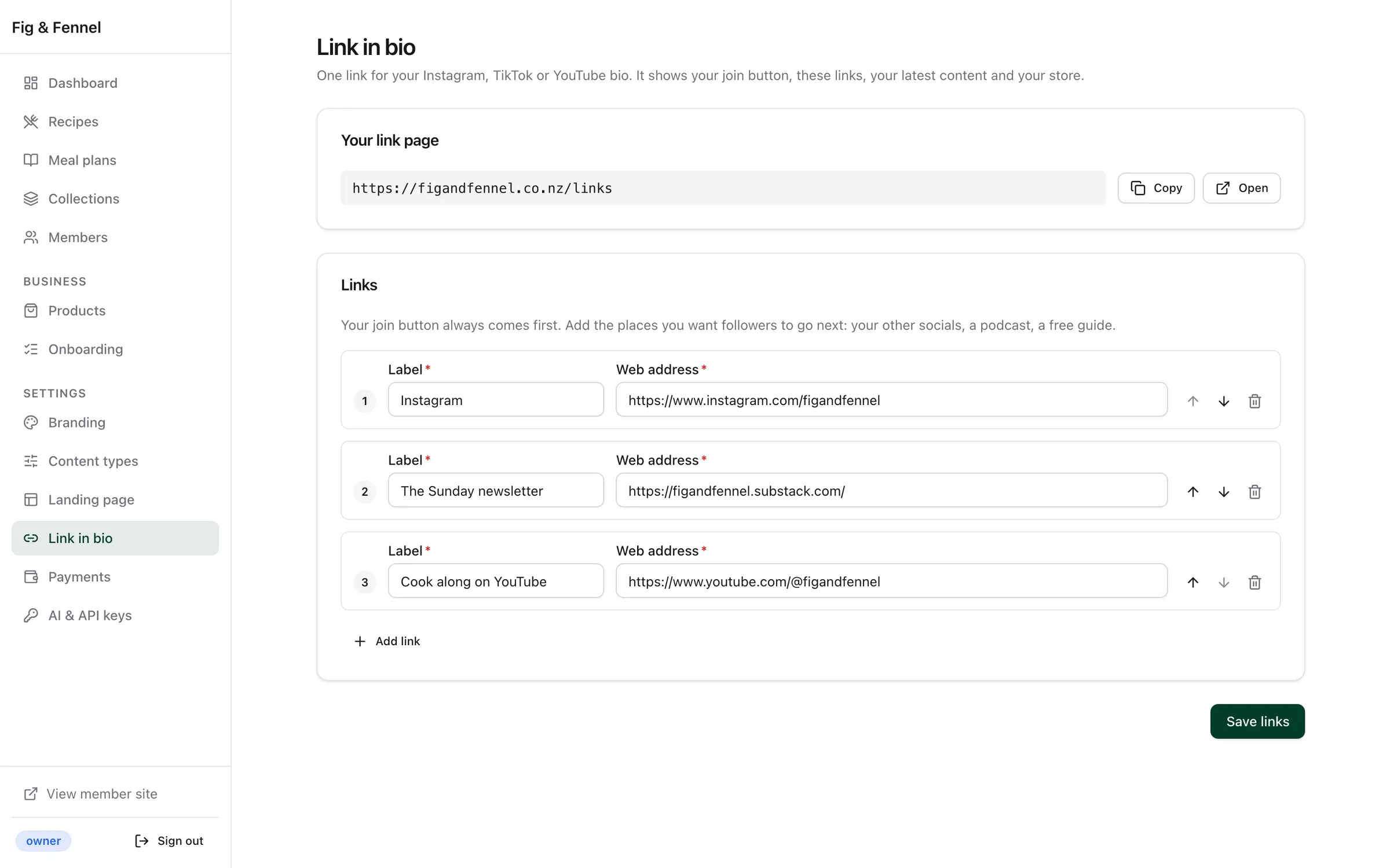 The link-in-bio editor in the creator dashboard, with the page address and an ordered list of links